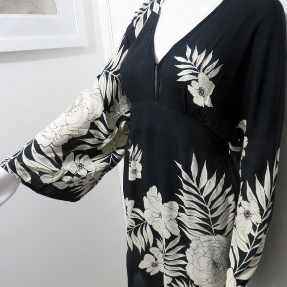 Billabong Women’s Beach Cover-Up, Black with Tan/Beige Flowers Sz Large - Picture 5 of 8